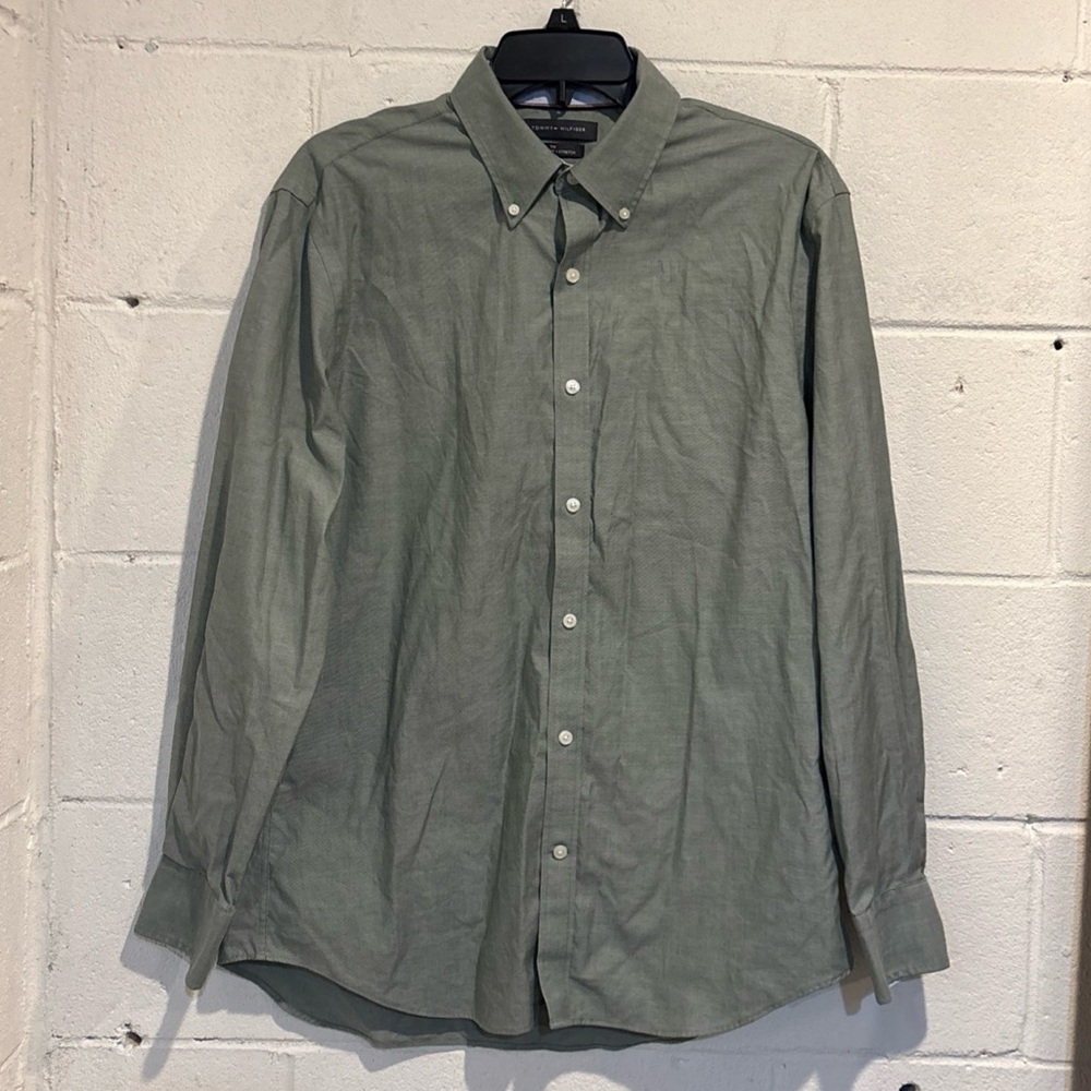 Tommy Hilfiger men’s green slim fit button front shirt
